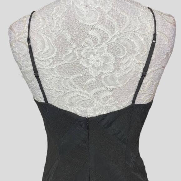 Keepsake the Label Unbroken Midi Dress Black Women Small NWT Handkerchief Hem - Picture 9 of 12